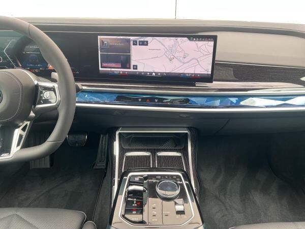 BMW 740 740d 🔥Vorführwagenaktion/Verfügbar ab 04/26🔥🔥Sportpaket Pro+ Automatiktüren+BMW Kristallscheinwerfer