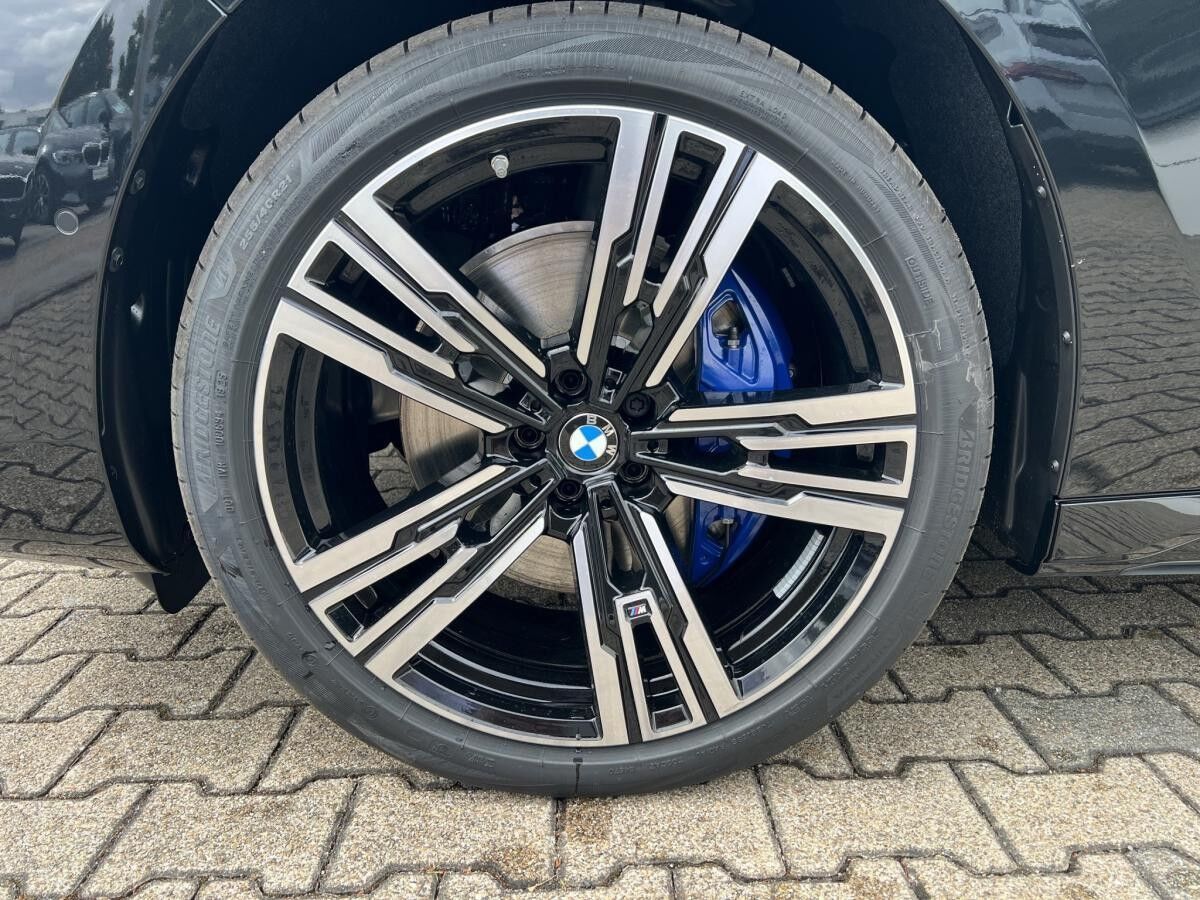 BMW 740 740d 🔥Vorführwagenaktion/Verfügbar ab 04/26🔥🔥Sportpaket Pro+ Automatiktüren+BMW Kristallscheinwerfer