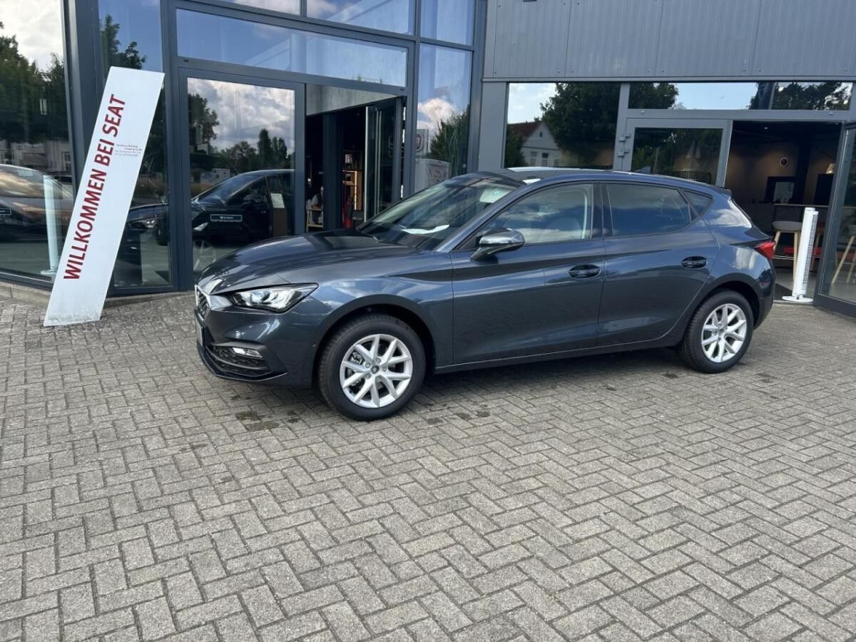 Seat Leon 1.5 eTSI Style Navi Rückfahrkamera Klima