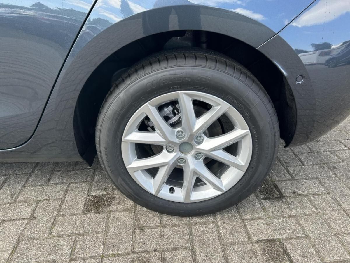 Seat Leon 1.5 eTSI Style Navi Rückfahrkamera Klima