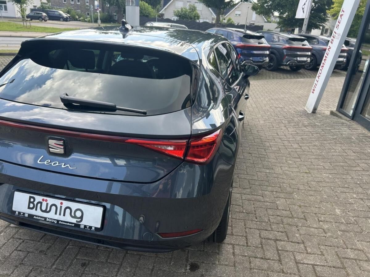 Seat Leon 1.5 eTSI Style Navi Rückfahrkamera Klima