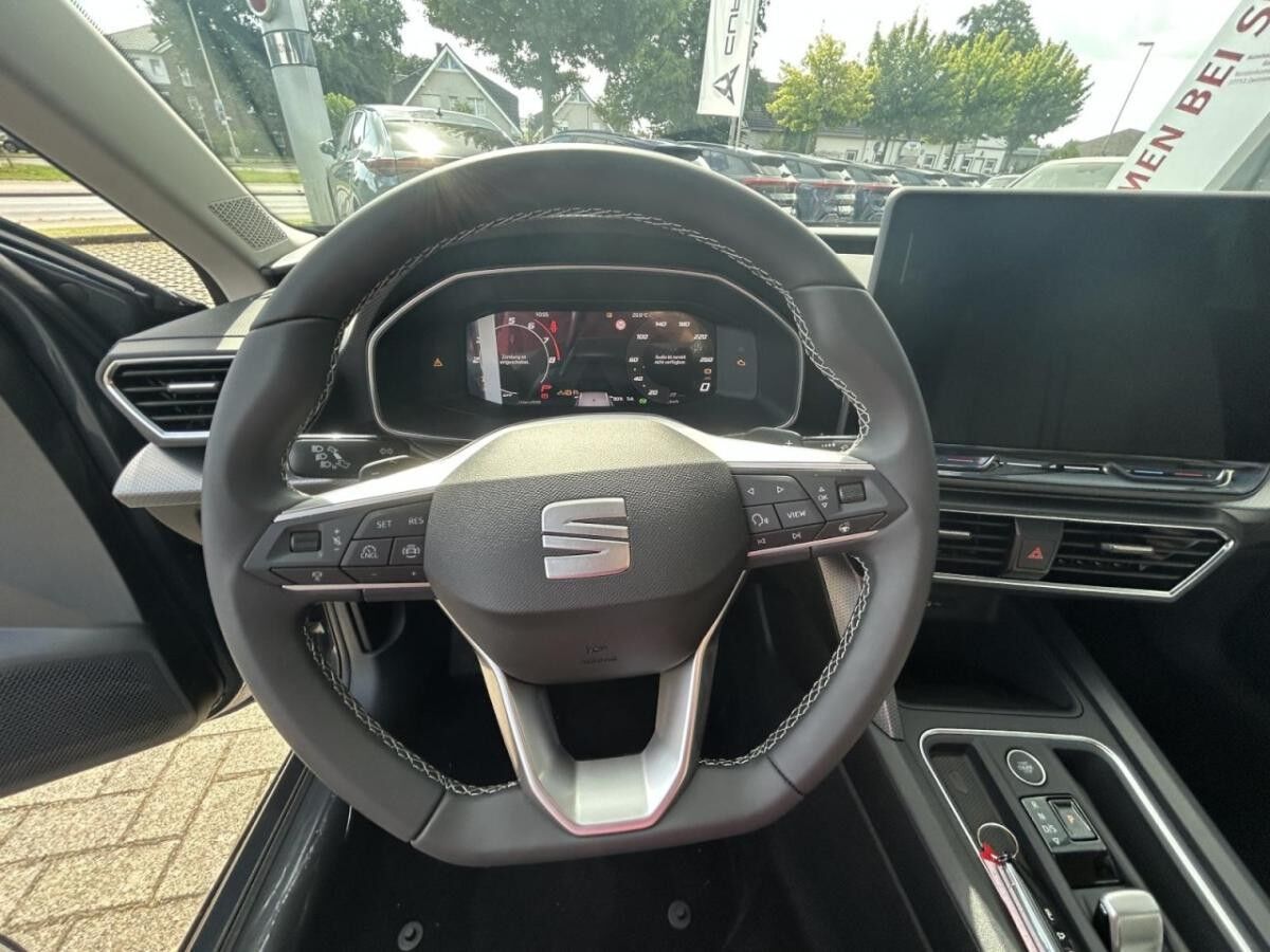 Seat Leon 1.5 eTSI Style Navi Rückfahrkamera Klima