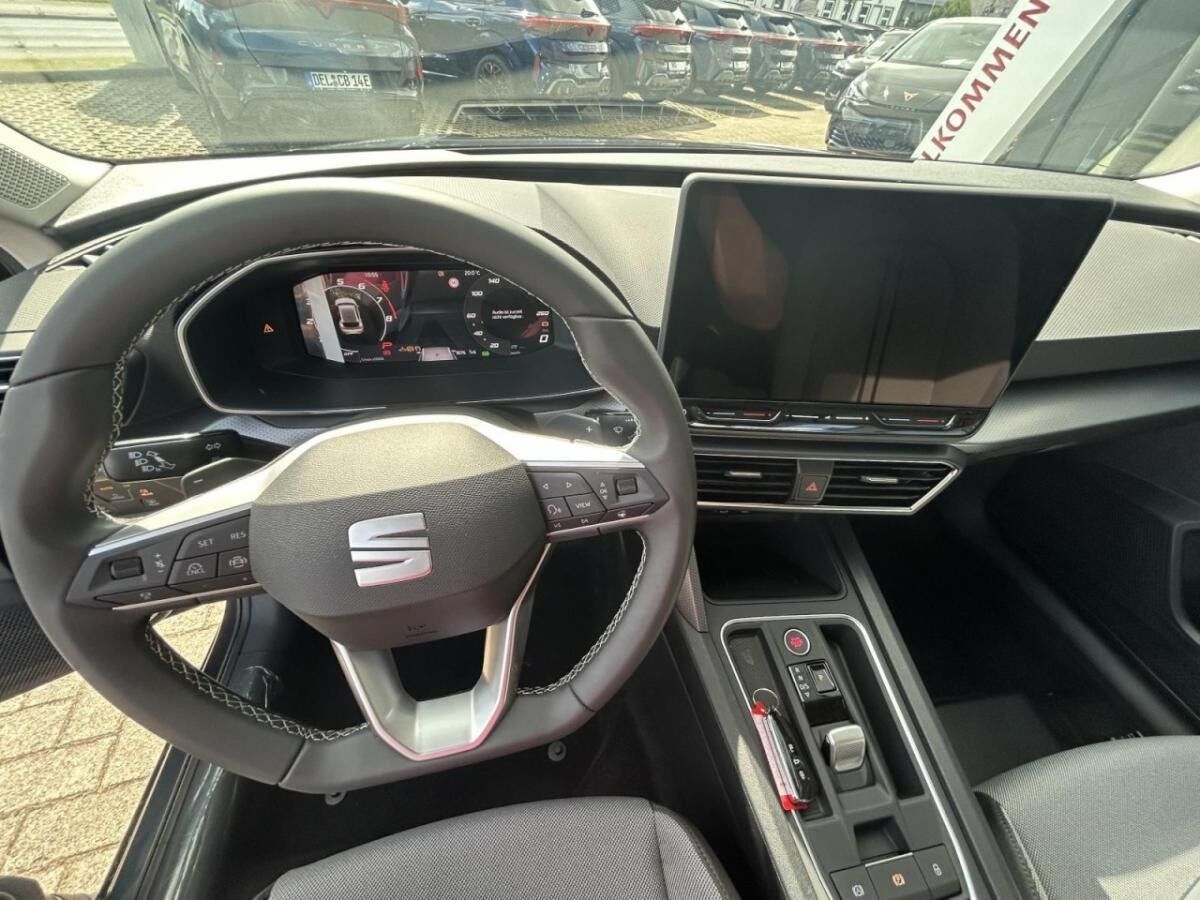 Seat Leon 1.5 eTSI Style Navi Rückfahrkamera Klima