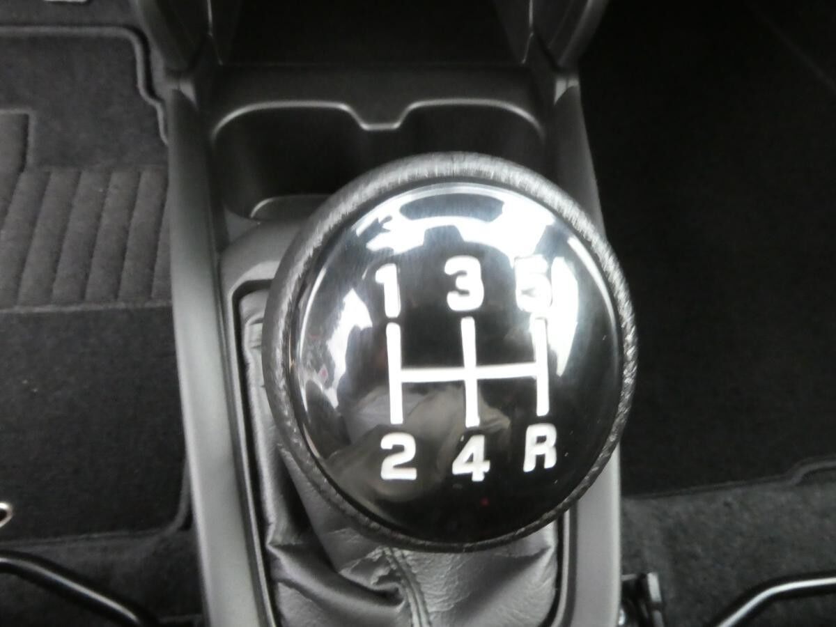 Suzuki Swift 1.2 Dualjet HYBRID Club- Inkl. Allwetterreifen/Fracht