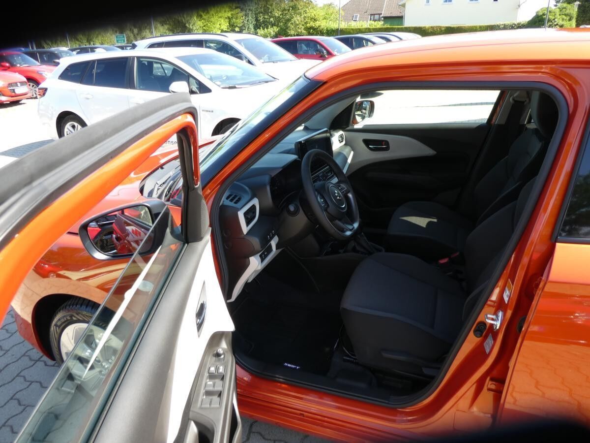 Suzuki Swift 1.2 Dualjet HYBRID Comfort CVT Automatik - Standort Hamburg