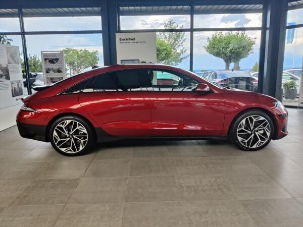 Hyundai IONIQ 6 77,4 kWh 4WD UNIQ + Panoramadach + 20 Zoll-Leichtmetallfelgen SOFORT VERFÜGBAR
