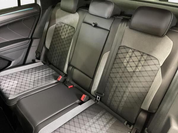 Volkswagen Tiguan 1.4 eHybrid R-Line AHK Pano Matrix LM 19" ACC Navi
