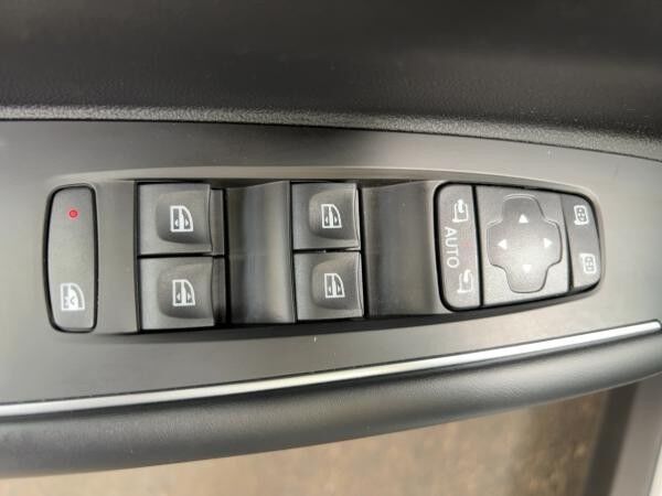 Renault Koleos INITIALE PARIS 4-WD 2.0 DCI 185 UPE:55.80