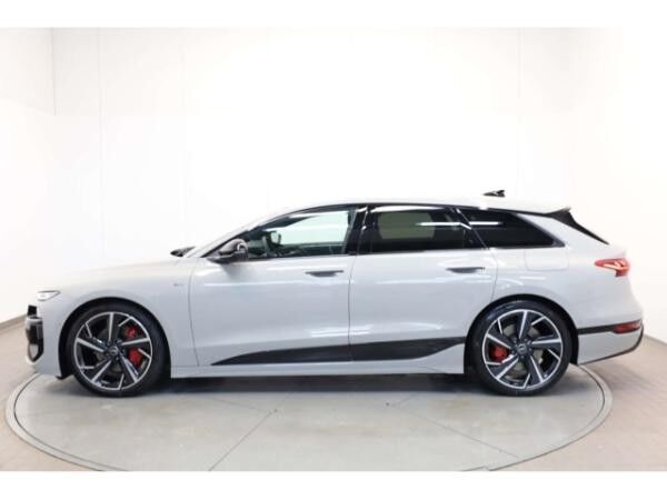 Audi A6 e-tron Avant quattro S line UPE: 109.465,00 €