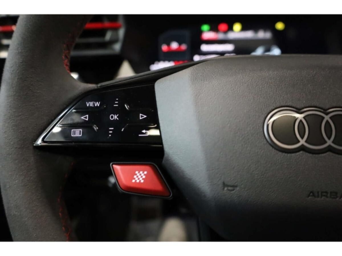 Audi RS3 Limousine TFSI quattro 280 km/h