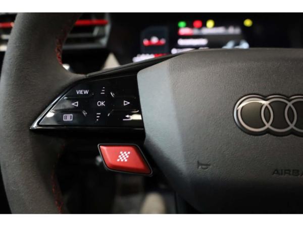 Audi RS3 Limousine TFSI quattro 280 km/h