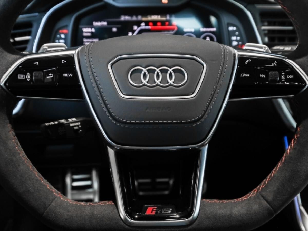 Audi RS6 Avant performance AHK Pano Keramik B&O Laser