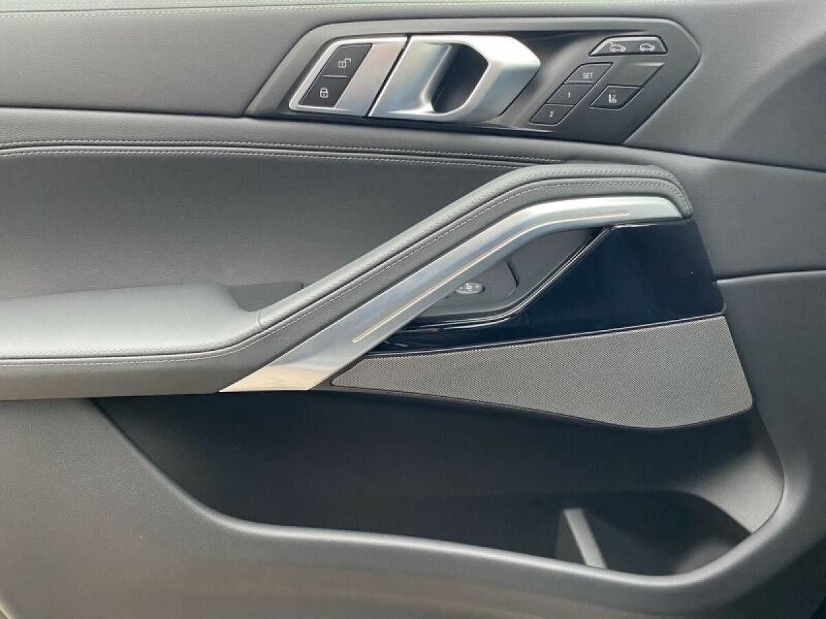 BMW X6 xDrive40d LAGERABVERKAUF!