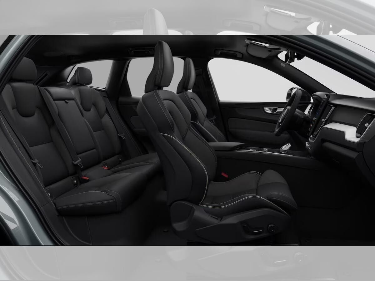 Volvo XC60 Black Edition Plus, B5 AWD Mild-Hybrid, Benzin, "sofort lieferbar"