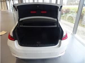 BMW 330 e Limousine ab Lager! 0,5% Versteuerung!