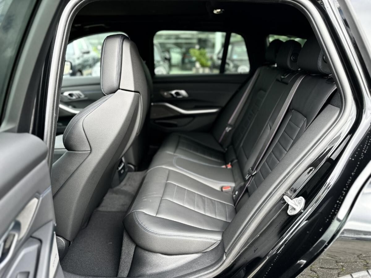 BMW M340i xDrive Touring Sportpaket Head-Up HK HiFi