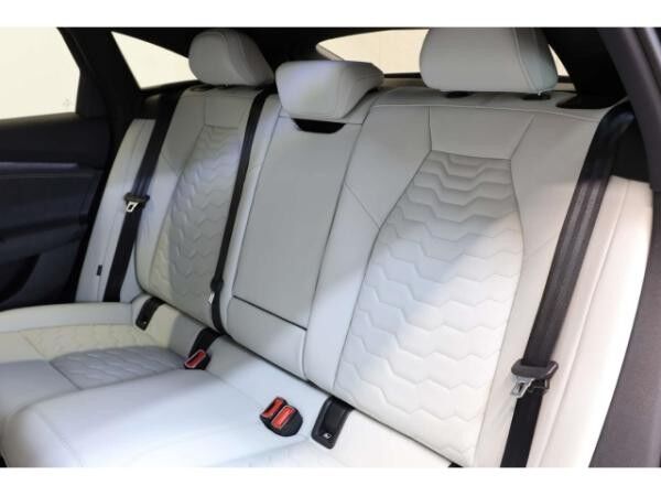 Audi A6 e-tron Sportback quattro S line UPE: 103.185,00 €