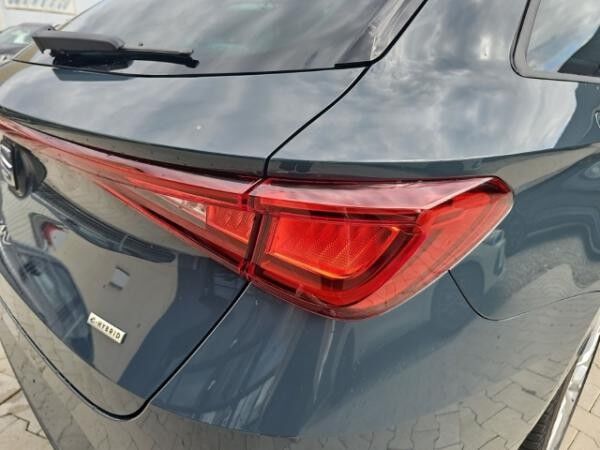 Seat Leon Sportstourer Road Edition 1.5 e-Hybrid DSG AHK MATRIX RÜCKFAHRKAMERA
