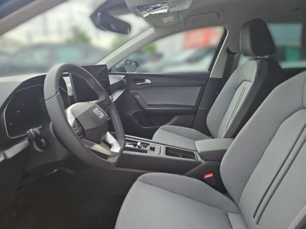 Seat Leon Sportstourer Road Edition 1.5 e-Hybrid DSG AHK MATRIX RÜCKFAHRKAMERA