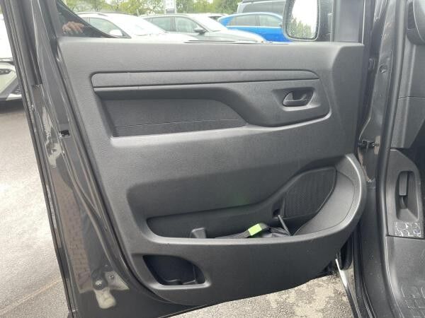 Opel Vivaro 9-Sitzer Automatik Kamera+Navi+Carplay