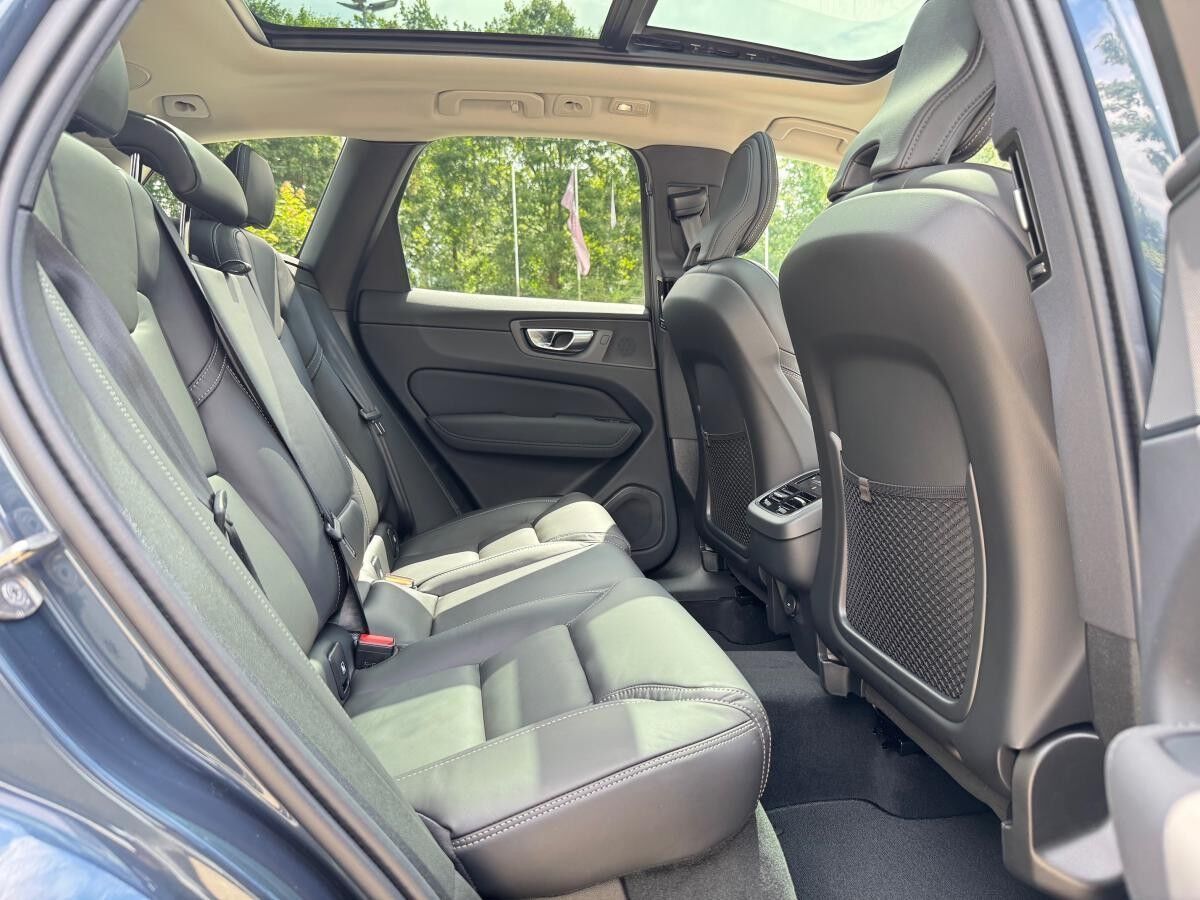 Volvo XC60 B5 B AWD ULTRA DARK - FACELIFT - Mj26 - Inkl. Anhängekupplung! Sofort lieferbar