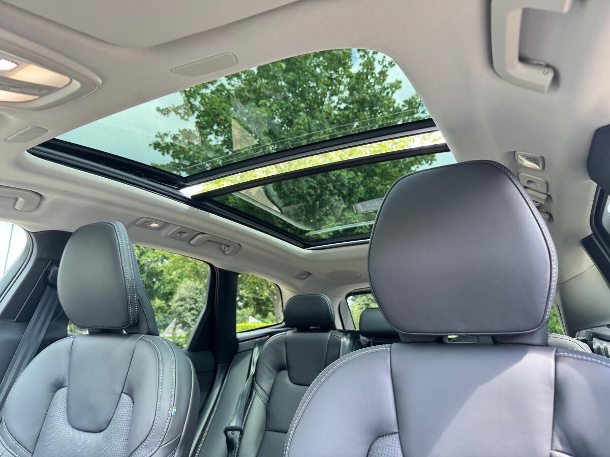 Volvo XC60 B5 B AWD ULTRA DARK - FACELIFT - Mj26 - Inkl. Anhängekupplung! Sofort lieferbar