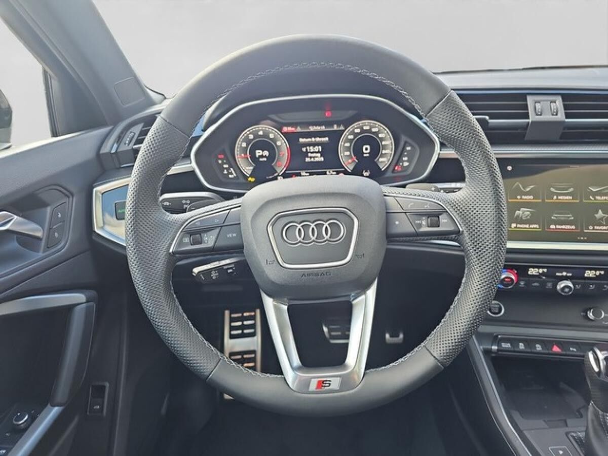 Audi Q3 Sportback 35 TFSI S line AHK Matrix-LED Pano Navi