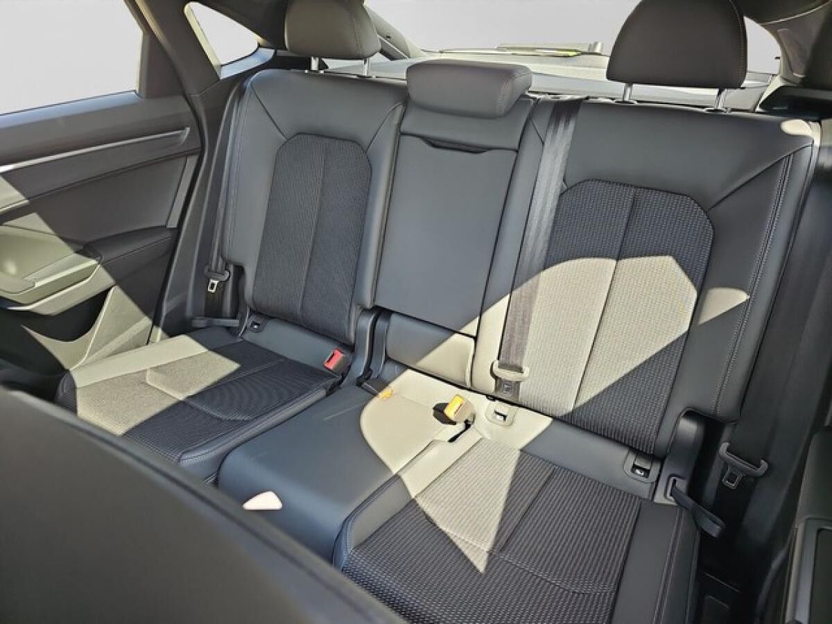 Audi Q3 Sportback 35 TFSI S line AHK Matrix-LED Pano Navi