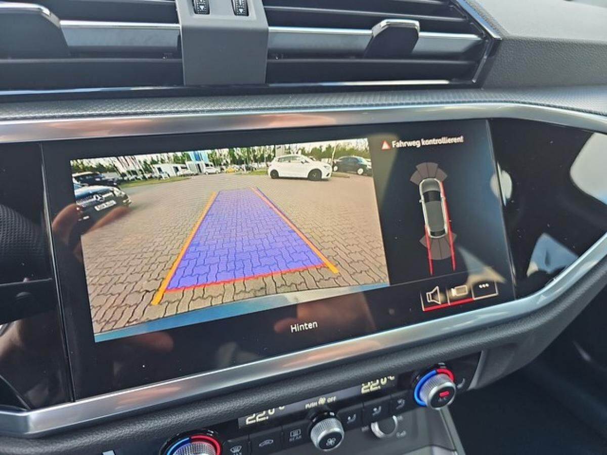 Audi Q3 Sportback 35 TFSI S line AHK Matrix-LED Pano Navi