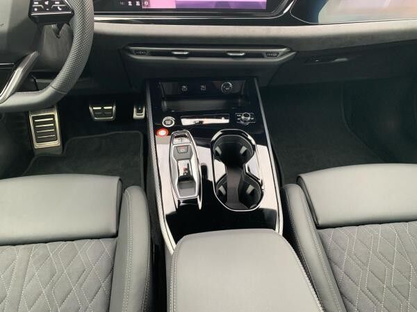 Audi A5 Avant 2.0TFSI S-tronic edition one Matrix AHK