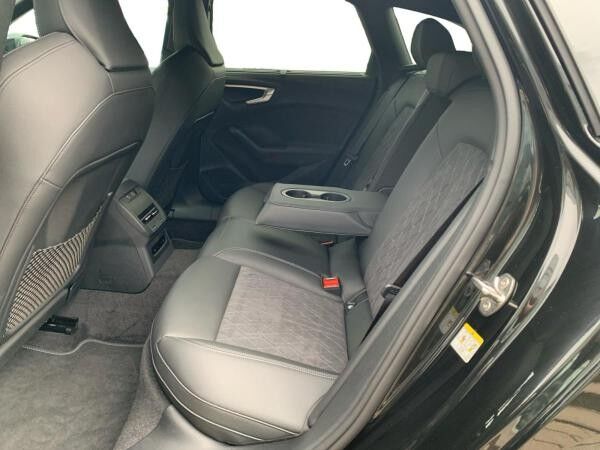 Audi A5 Avant 2.0TFSI S-tronic edition one Matrix AHK