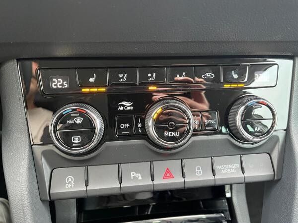 Skoda Karoq Selection 1.5 TSI ACT ACC el.Heck LM KAM