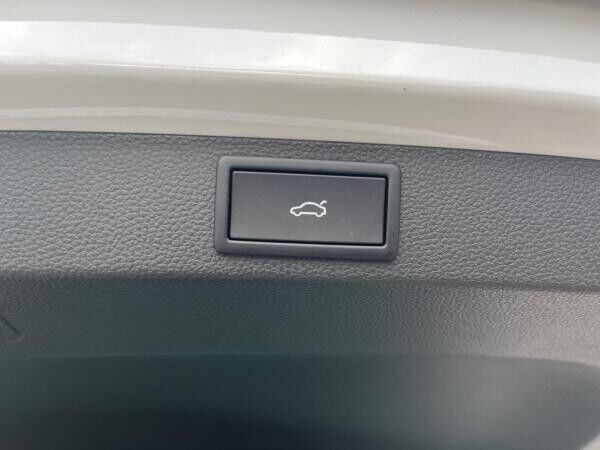 Skoda Karoq Selection 1.5 TSI ACT ACC el.Heck LM KAM