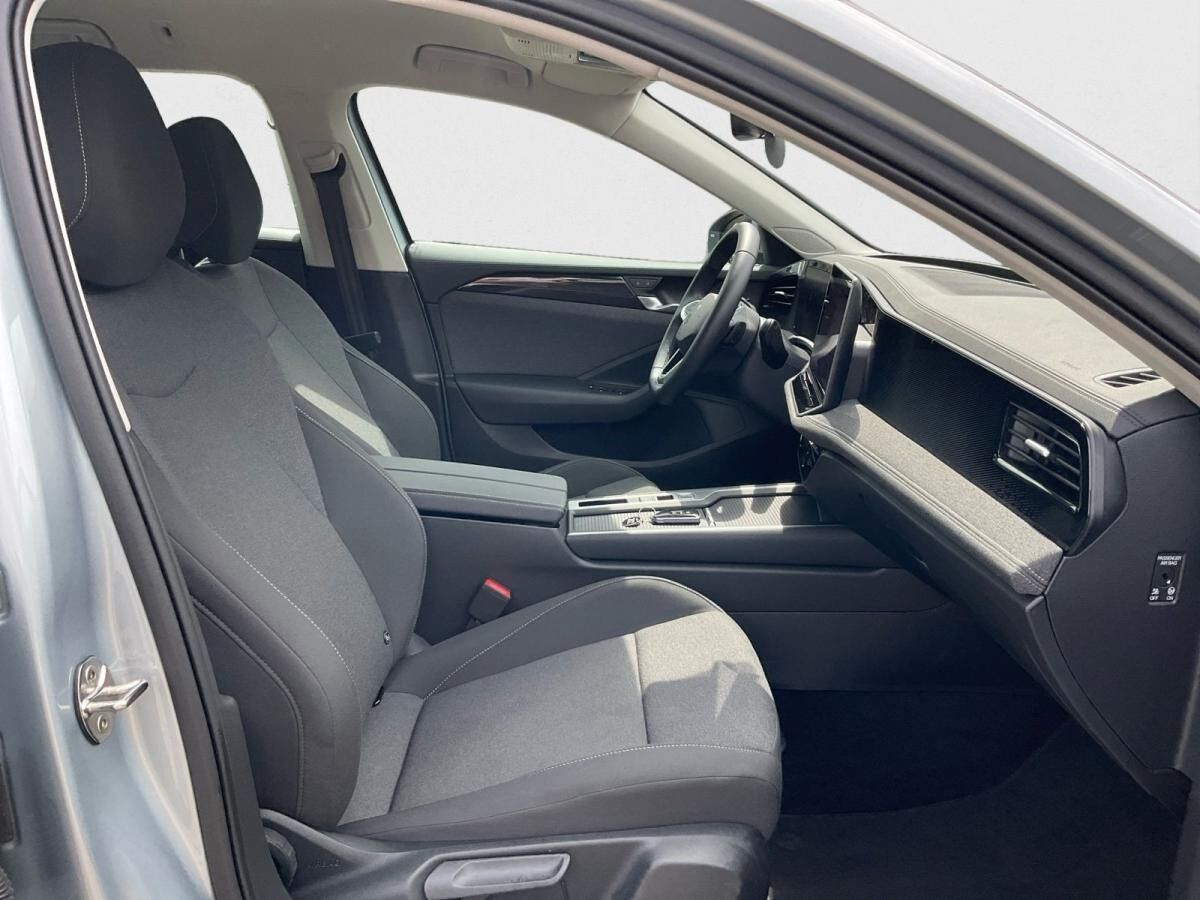 Volkswagen Passat Variant 1.5 eTSI DSG Navi Kamera ACC