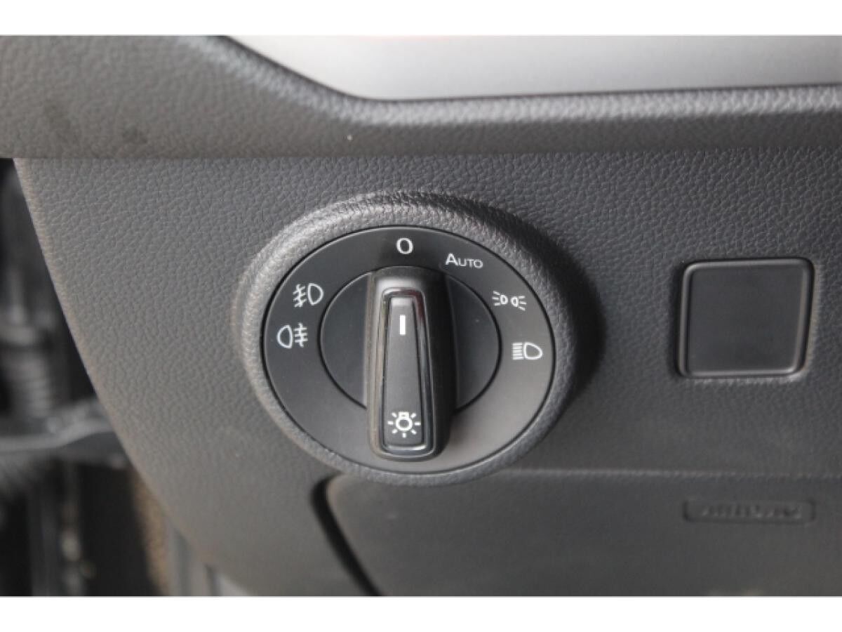 Seat Ateca 1.5 TSI DSG Xperience NAVI AHK LED KAMERA SHZ GRA DAB 17