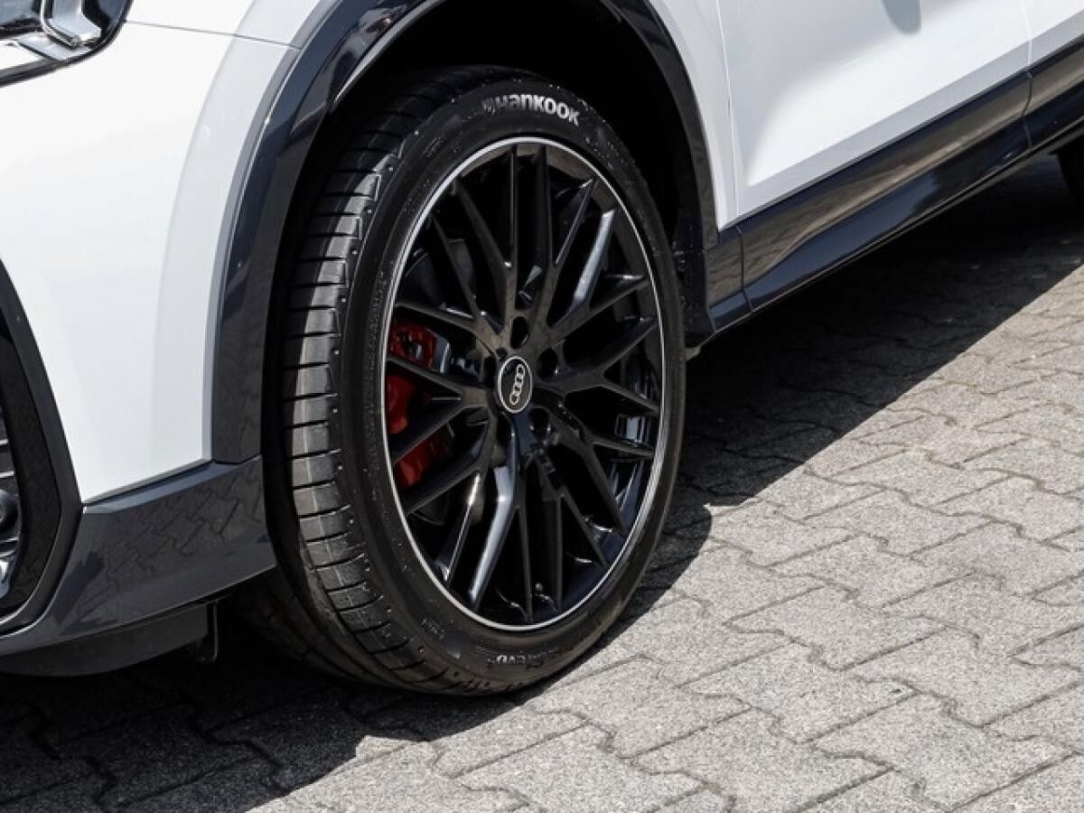 Audi Q2 35 TFSI 	 2 x S line ACC Matrix Pano AHK virtual LM19