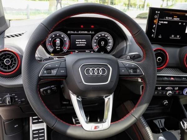 Audi Q2 35 TFSI 	 2 x S line ACC Matrix Pano AHK virtual LM19