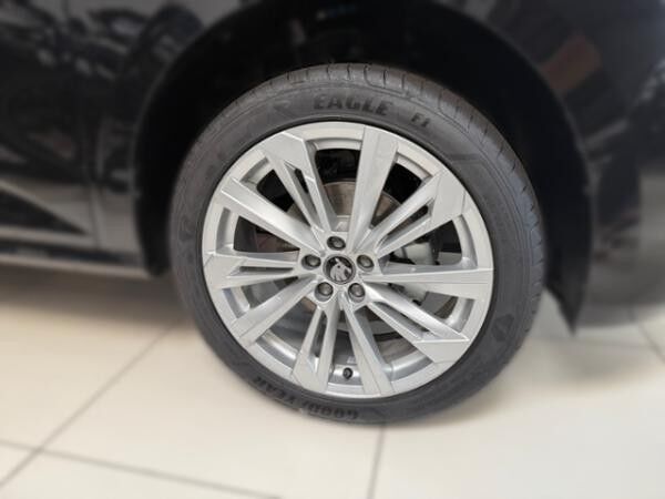 Skoda Kamiq 1.0 TSI Tour *18 ZOLL*