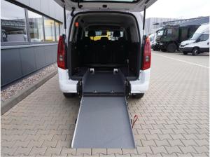 Fiat Doblo Maxi Kombi 130 Automatik / Rollstuhlumbau