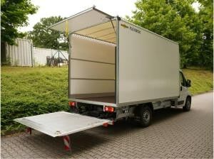 Fiat Ducato 35 140 / Humbaur-Koffer mit Ladebordwand