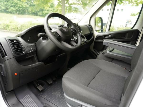 Fiat Ducato 35 140 / Humbaur-Koffer mit Ladebordwand