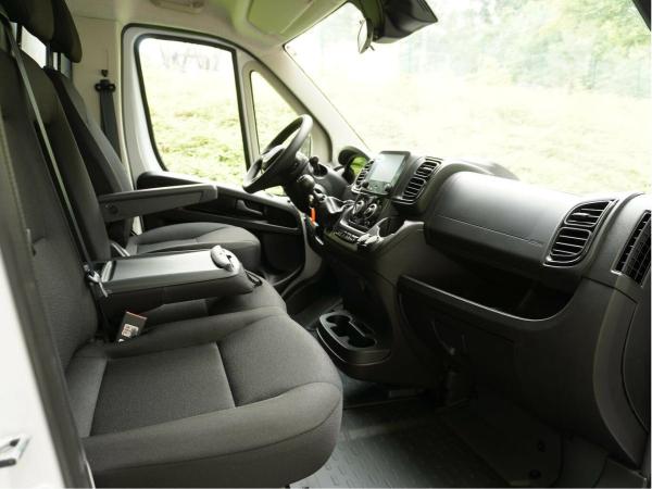 Fiat Ducato 35 140 / Humbaur-Koffer mit Ladebordwand