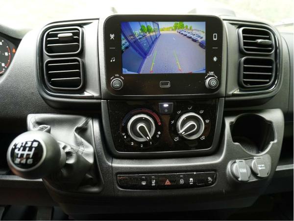 Fiat Ducato 35 140 / Humbaur-Koffer mit Ladebordwand