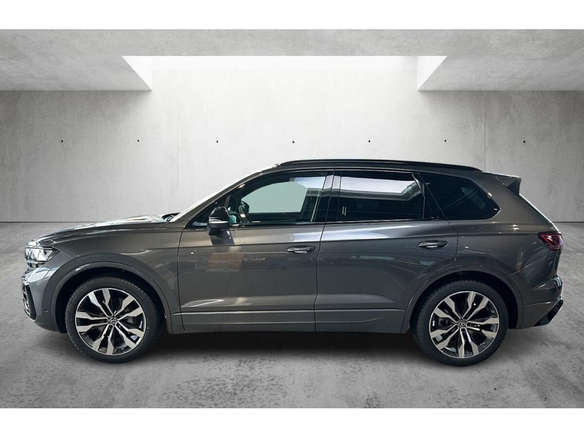 Volkswagen Touareg R-line 3.0 TDI 4M *AHK*PANO*KOMFORT-PAKET*HuD*BLACK*WKR*