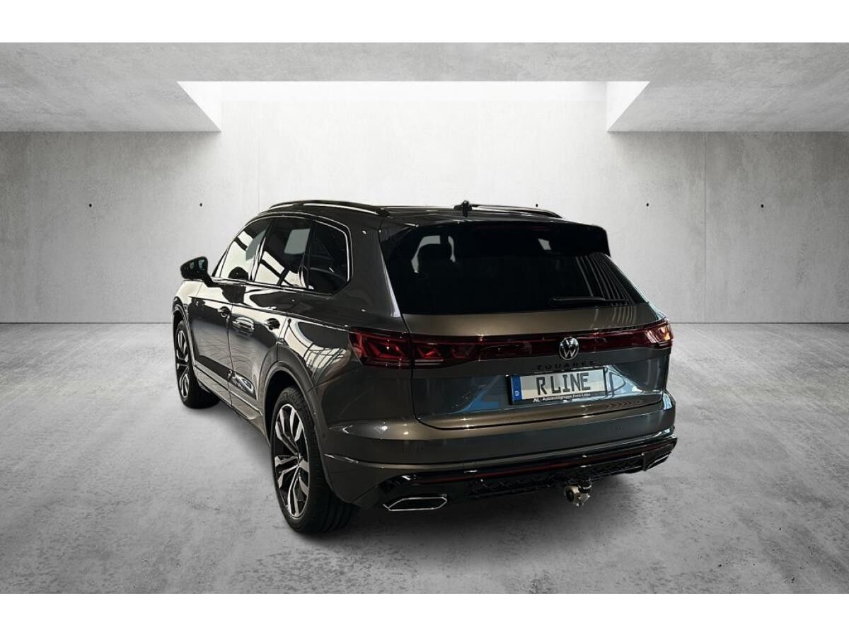 Volkswagen Touareg R-line 3.0 TDI 4M *AHK*PANO*KOMFORT-PAKET*HuD*BLACK*WKR*