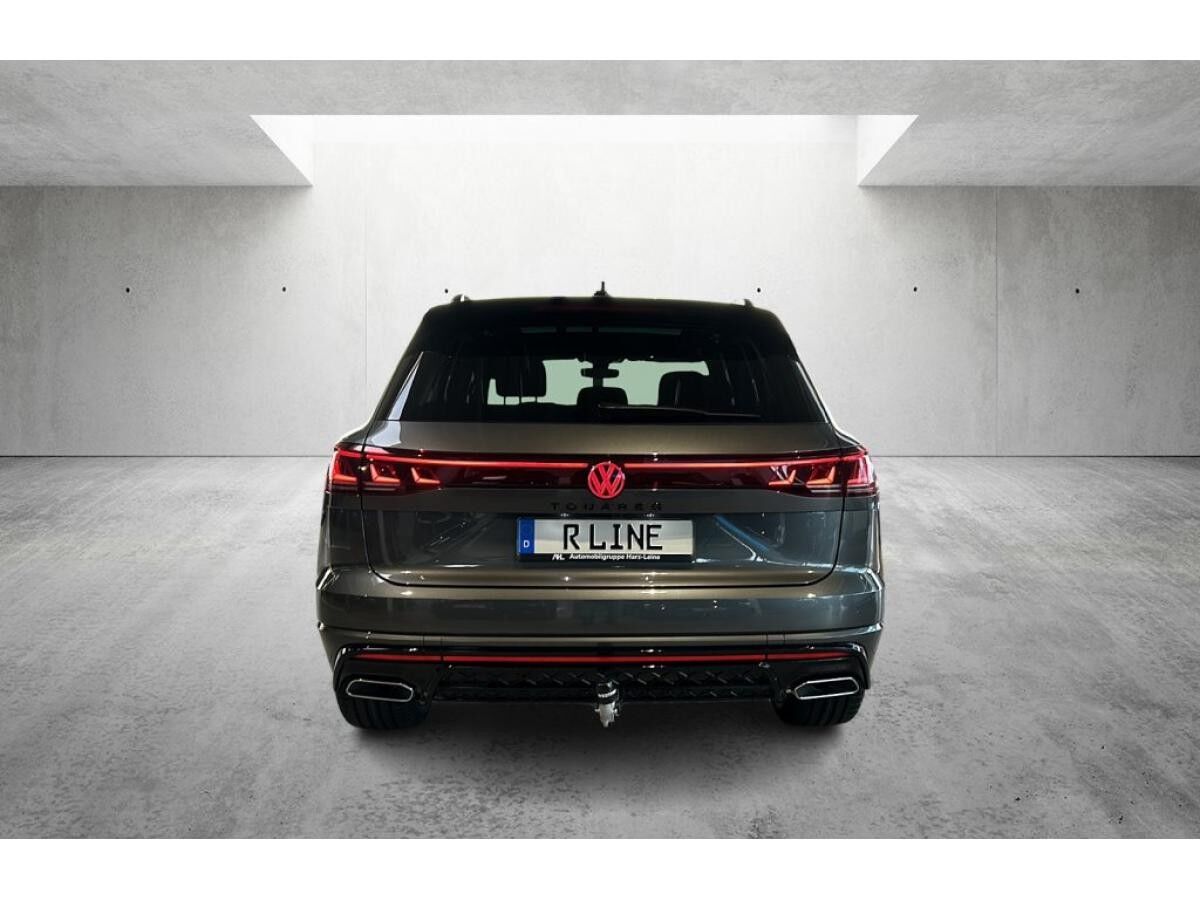 Volkswagen Touareg R-line 3.0 TDI 4M *AHK*PANO*KOMFORT-PAKET*HuD*BLACK*WKR*
