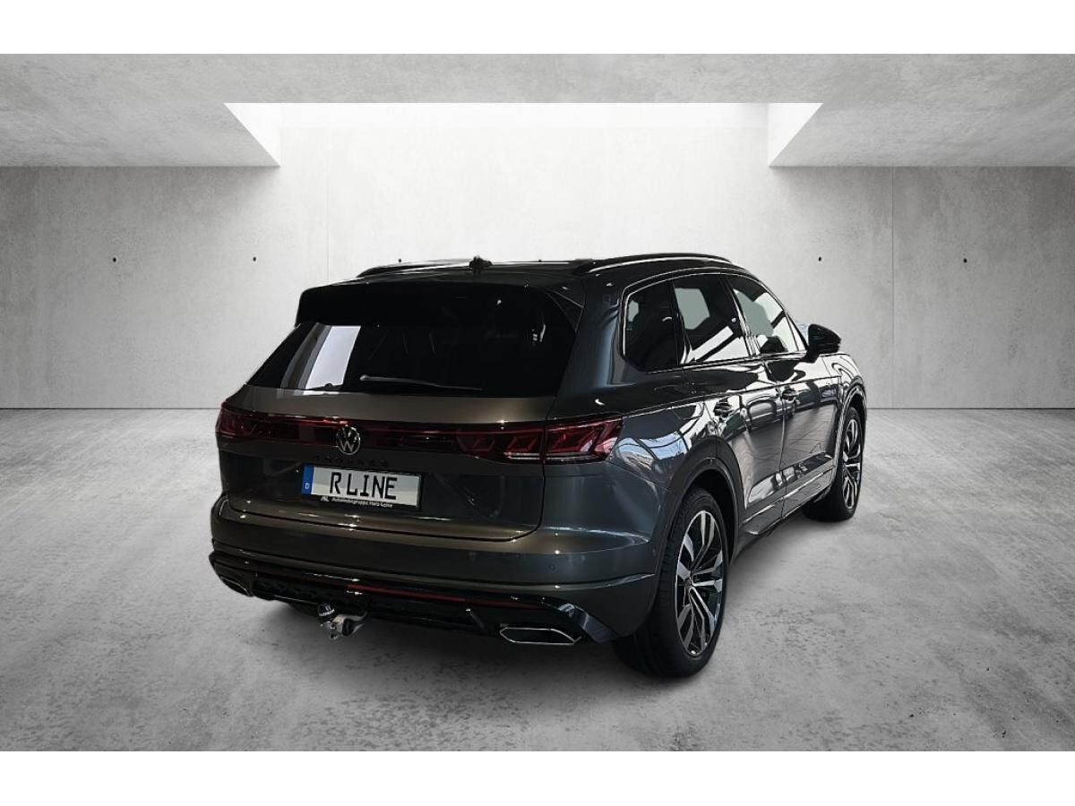 Volkswagen Touareg R-line 3.0 TDI 4M *AHK*PANO*KOMFORT-PAKET*HuD*BLACK*WKR*