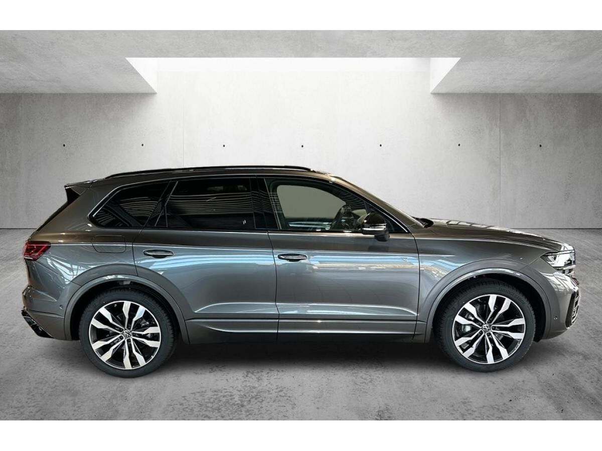 Volkswagen Touareg R-line 3.0 TDI 4M *AHK*PANO*KOMFORT-PAKET*HuD*BLACK*WKR*
