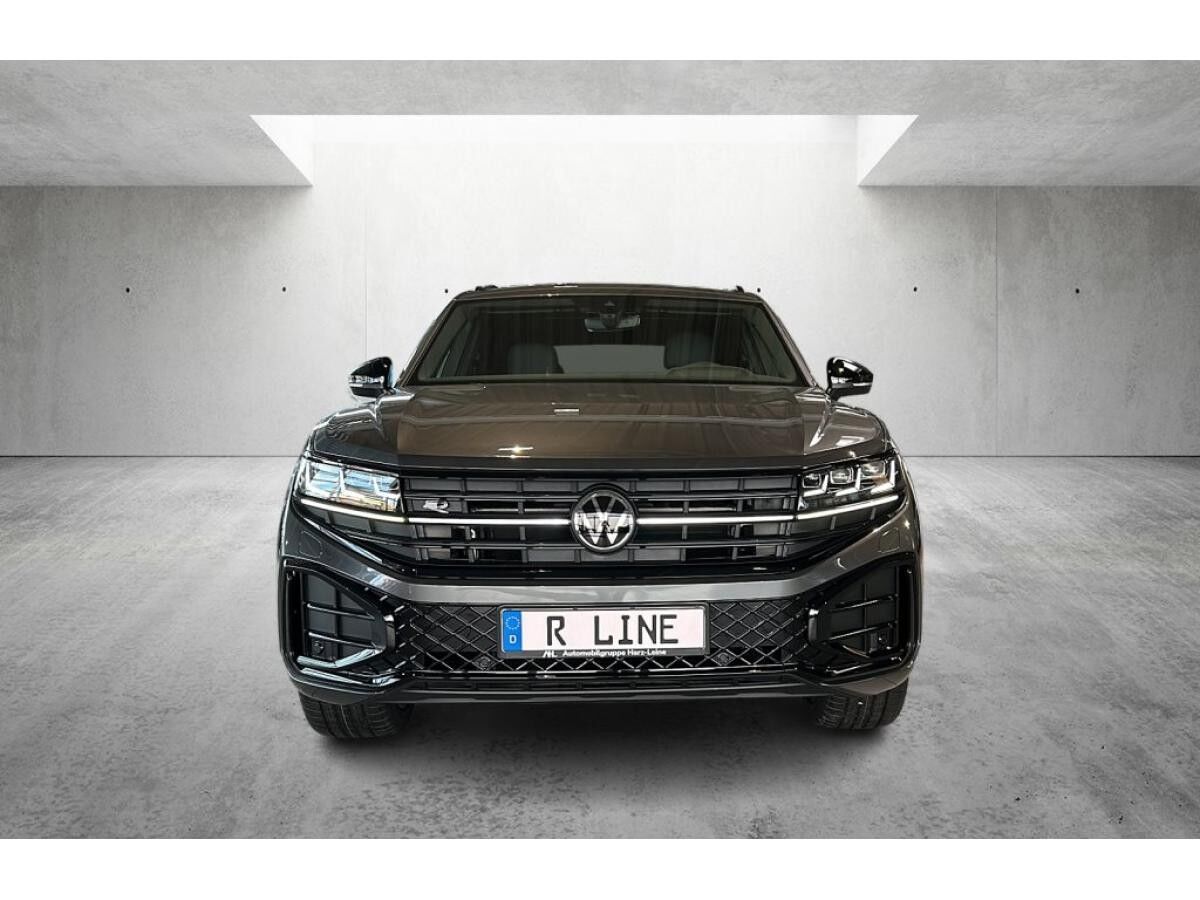 Volkswagen Touareg R-line 3.0 TDI 4M *AHK*PANO*KOMFORT-PAKET*HuD*BLACK*WKR*