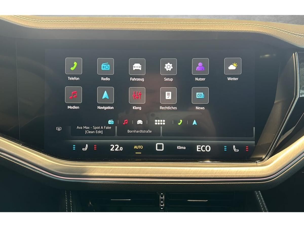 Volkswagen Touareg R-line 3.0 TDI 4M *AHK*PANO*KOMFORT-PAKET*HuD*BLACK*WKR*